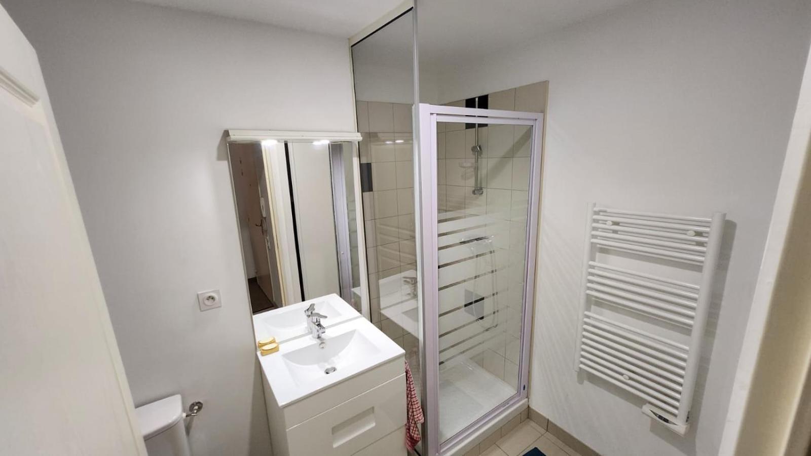 Charmant Appart Studio 30M2 Avec Terrasse 10M2 Vieux Port - Panier - Host Elite Marsilya Dış mekan fotoğraf